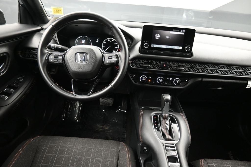 Certified 2025 Honda HR-V Sport image 19
