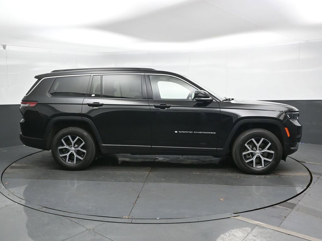 Used 2024 Jeep Grand Cherokee L Limited w/ Luxury Tech Group II image 4