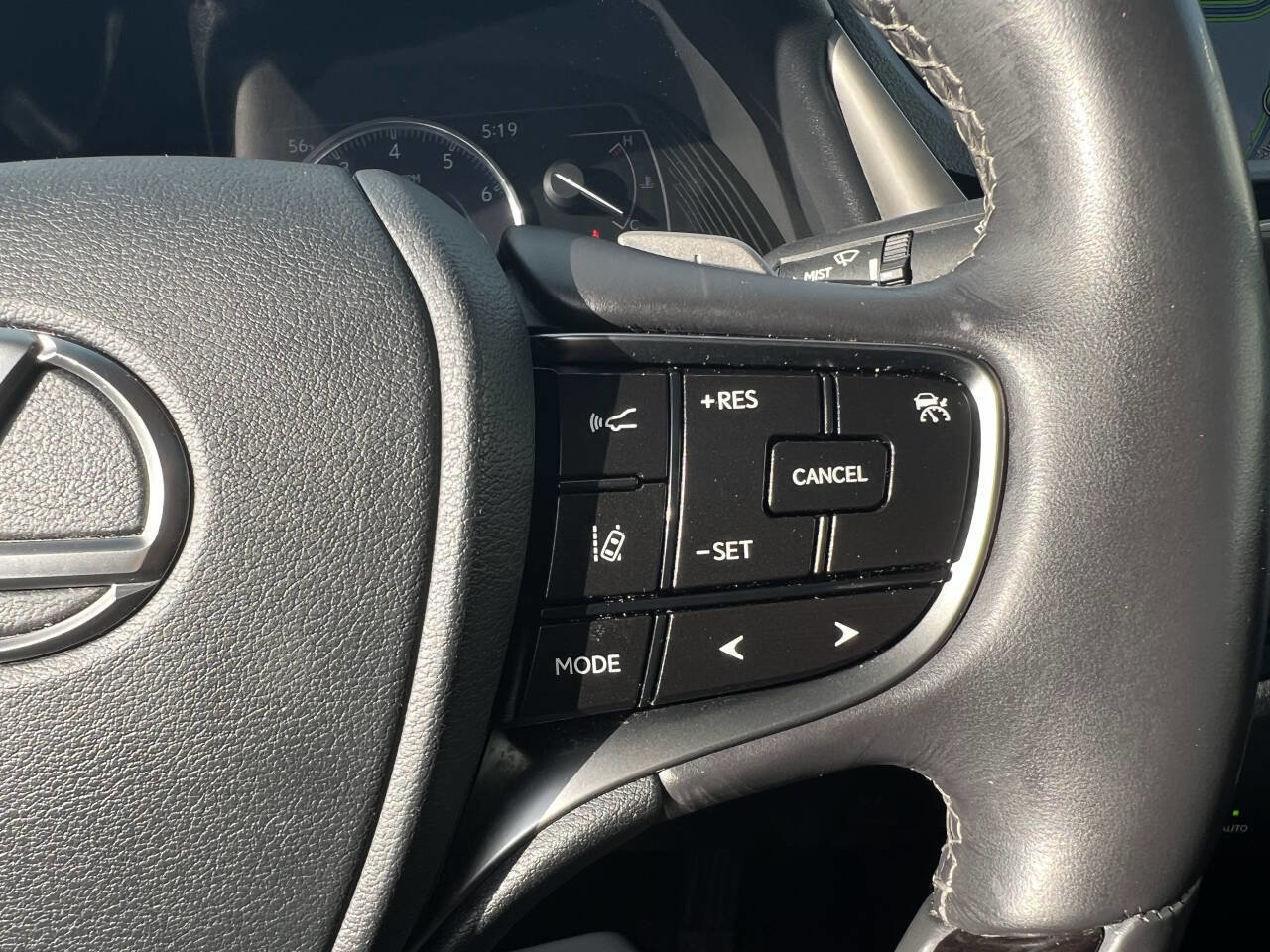 Used 2020 Lexus ES 350 w/ Premium Package FWD image 29