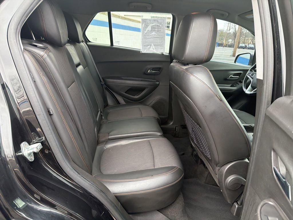 Used 2019 Chevrolet Trax LT w/ LT Convenience Package image 22