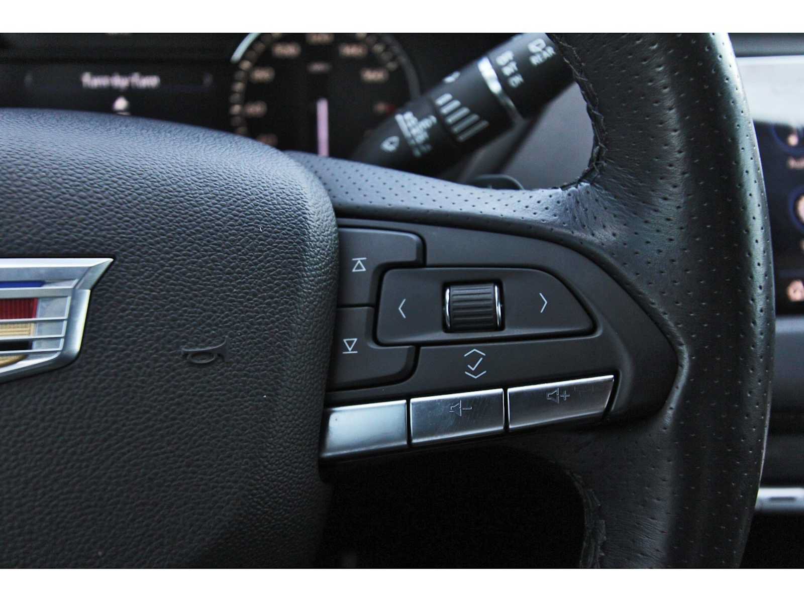 Used 2021 Cadillac XT4 Sport w/ Enhanced Visibility Package FWD image 16