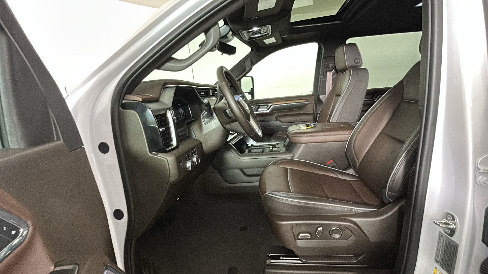 Used 2024 GMC Sierra 2500 Denali w/ Denali Reserve Package AWD/4WD image 14