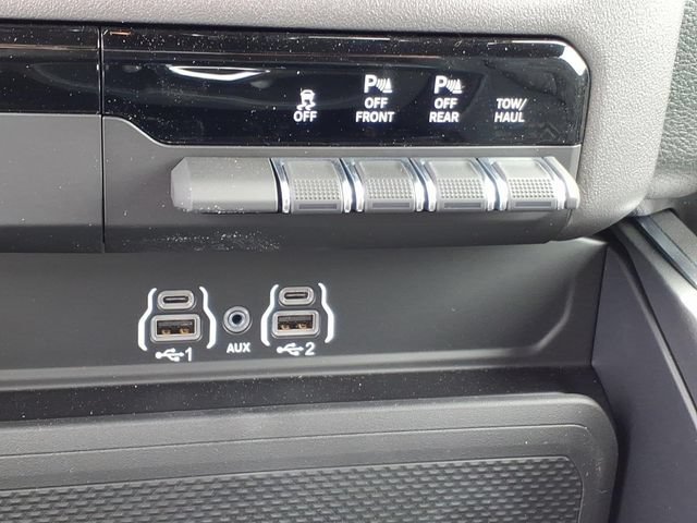 New 2026 RAM 1500 Express AWD/4WD image 13