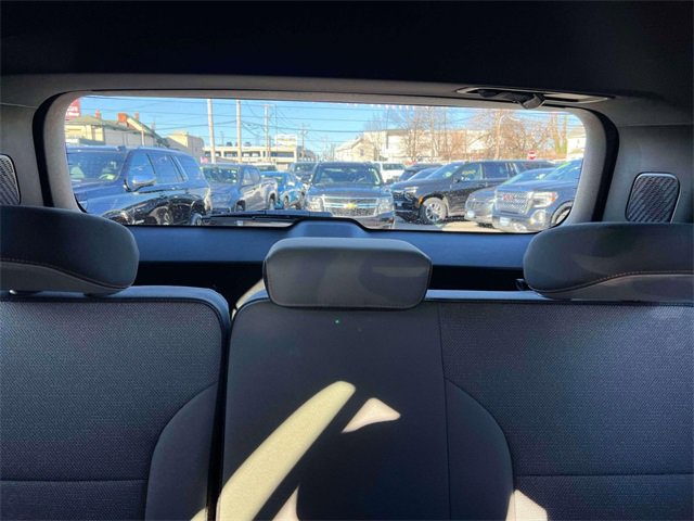 Used 2025 Chevrolet Traverse LT image 14