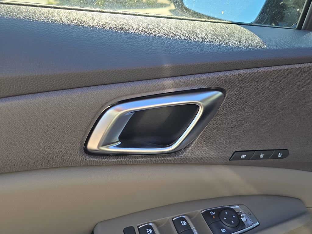New 2026 Kia Carnival EX FWD image 19