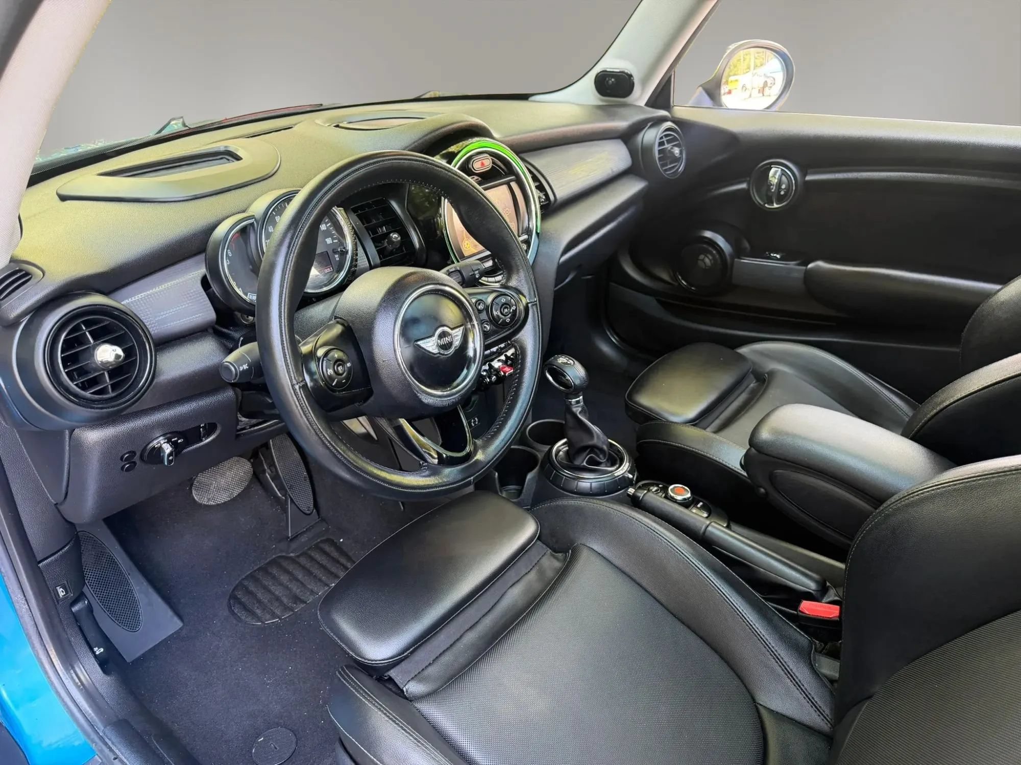 Used 2015 MINI Cooper 2-Door Hardtop FWD image 9