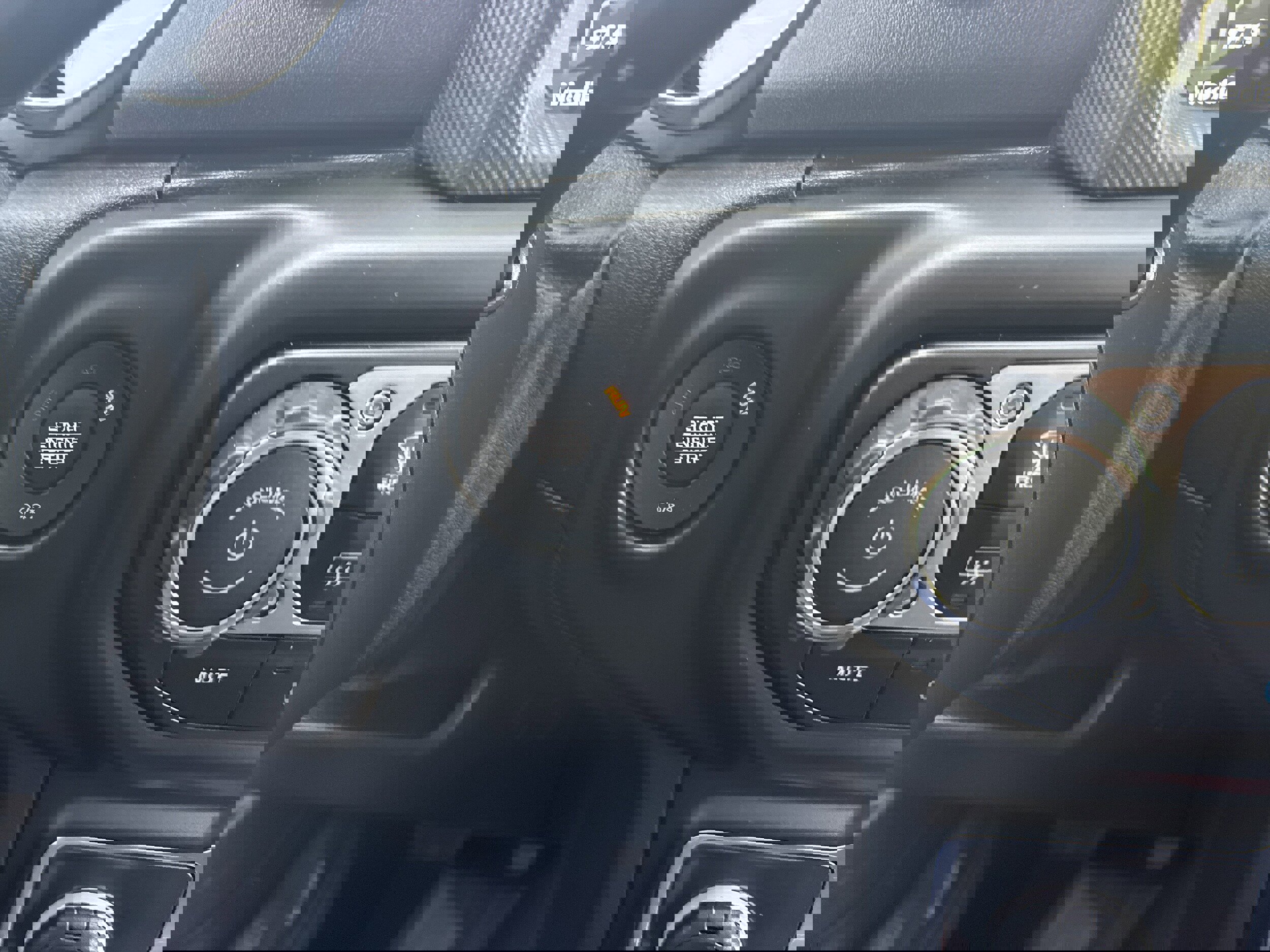 Used 2021 Jeep Wrangler Sahara w/ Cold Weather Group image 16