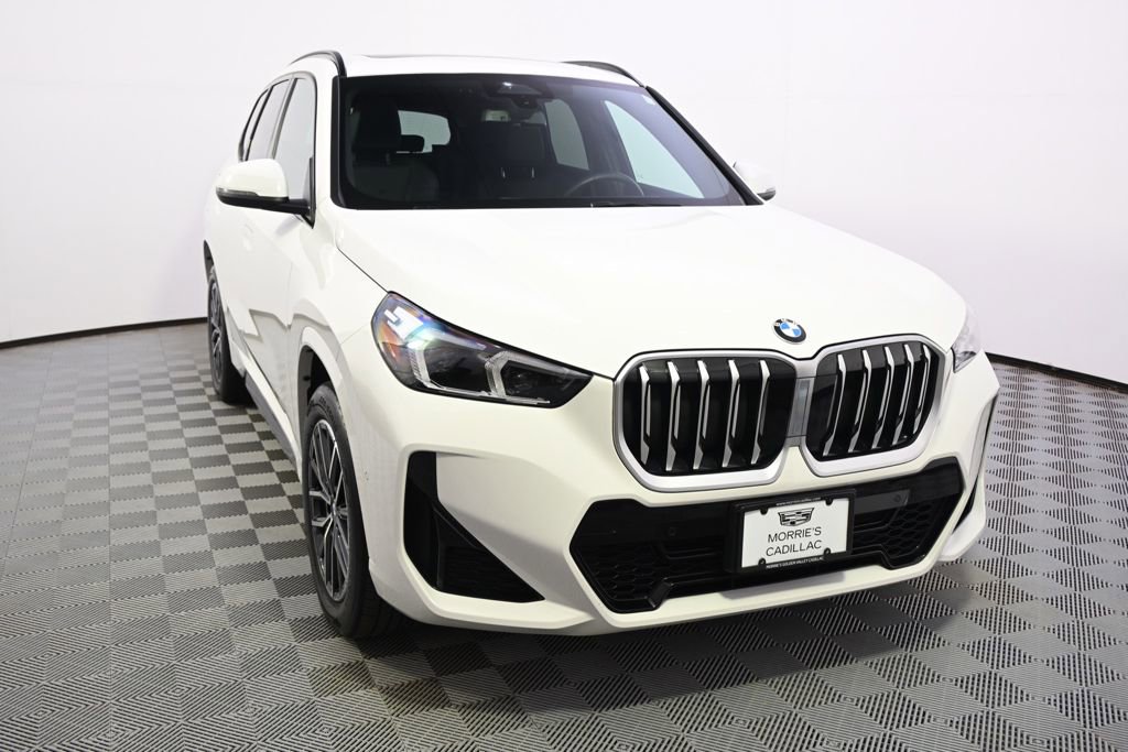 Used 2025 BMW X1 xDrive28i w/ M Sport Package AWD/4WD image 9