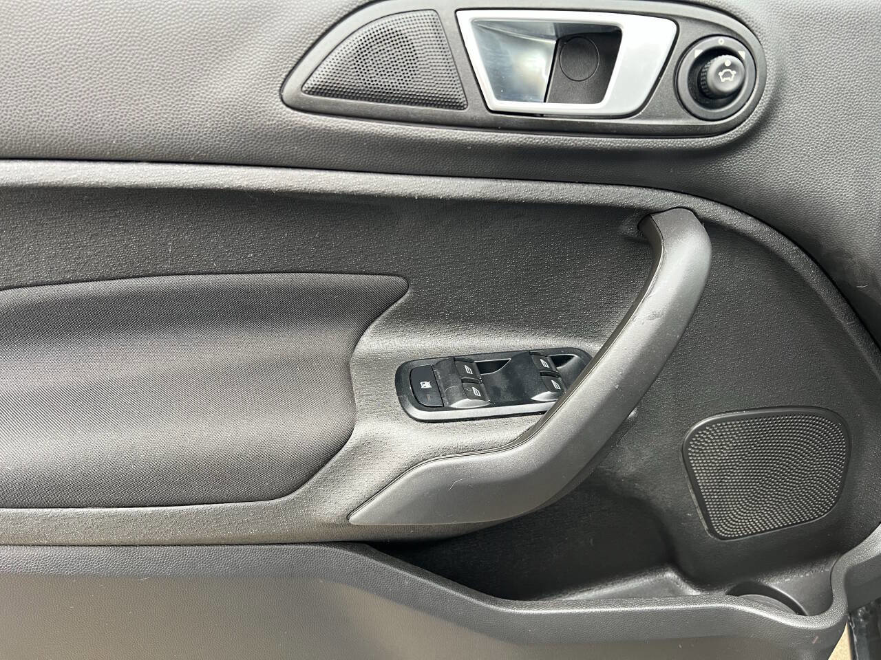 Used 2016 Ford Fiesta SE w/ Cold Weather Package FWD image 24