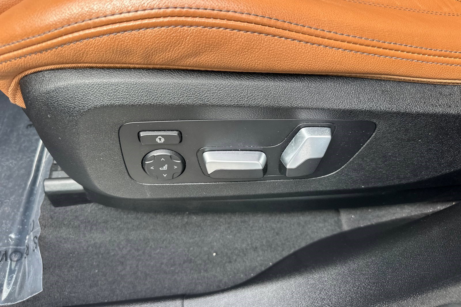 Used 2022 BMW X5 sDrive40i w/ M Sport Package RWD image 14
