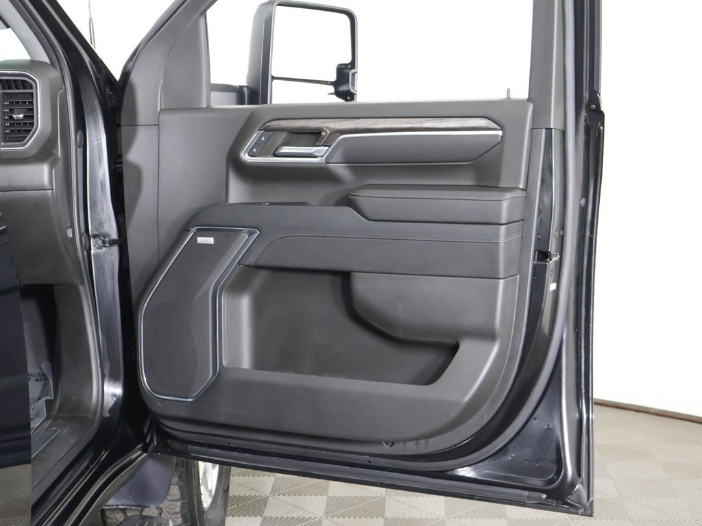 Used 2024 Chevrolet Silverado 2500 LTZ w/ LTZ Convenience Package AWD/4WD image 29