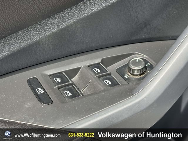 Certified 2023 Volkswagen Jetta SE w/ Panoramic Sunroof Package FWD image 16