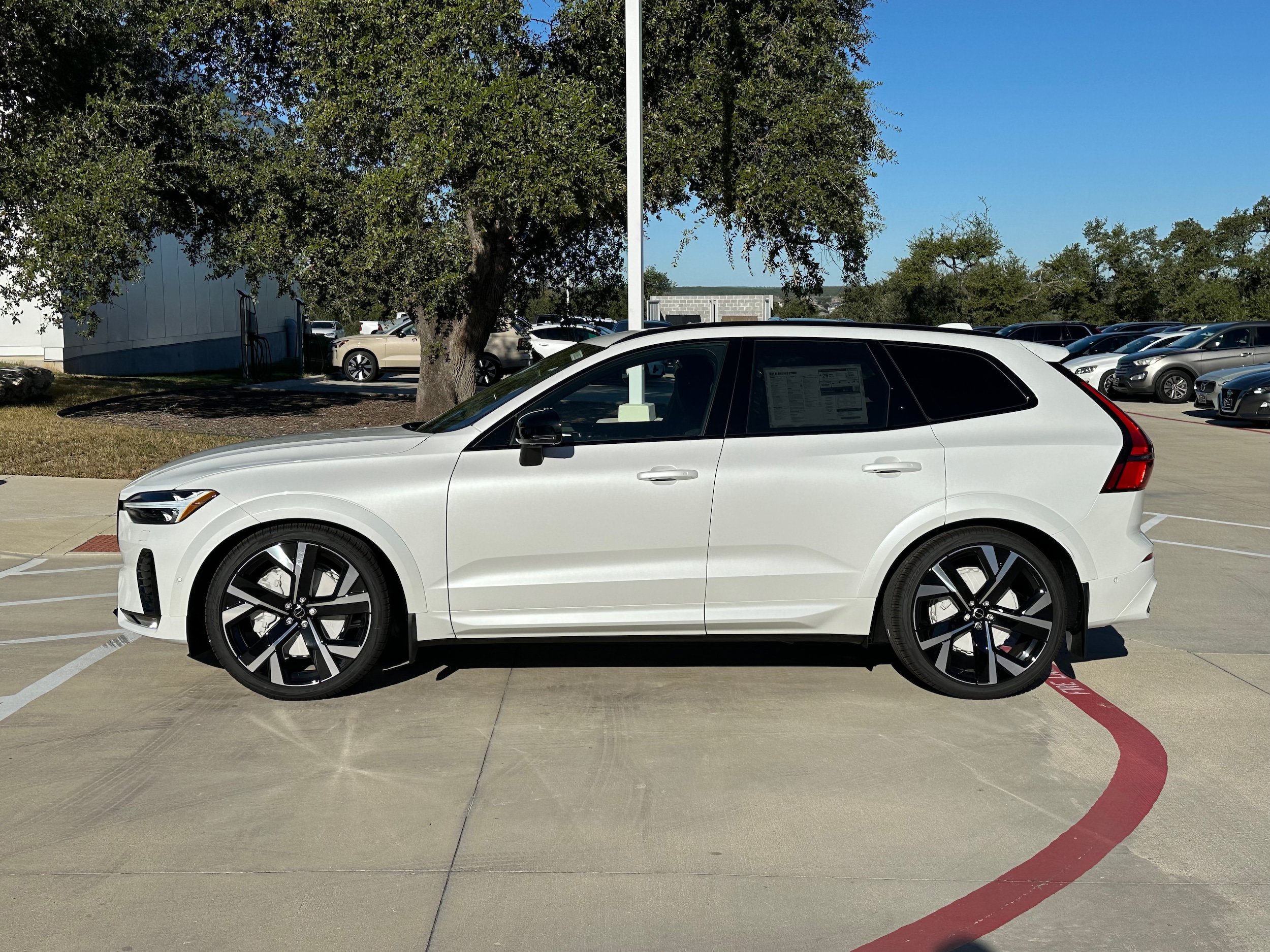 New 2026 Volvo XC60 B5 Ultra w/ Protection Package Premier AWD/4WD image 3