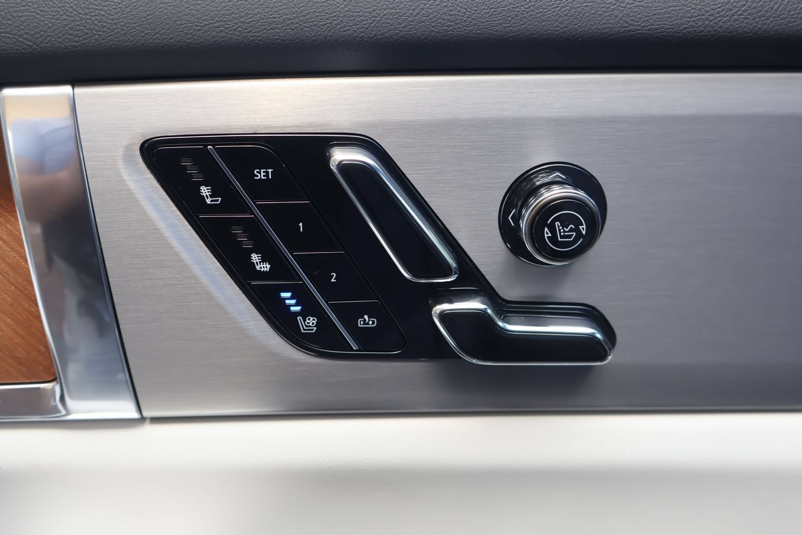 New 2026 Cadillac Vistiq Luxury AWD/4WD image 11