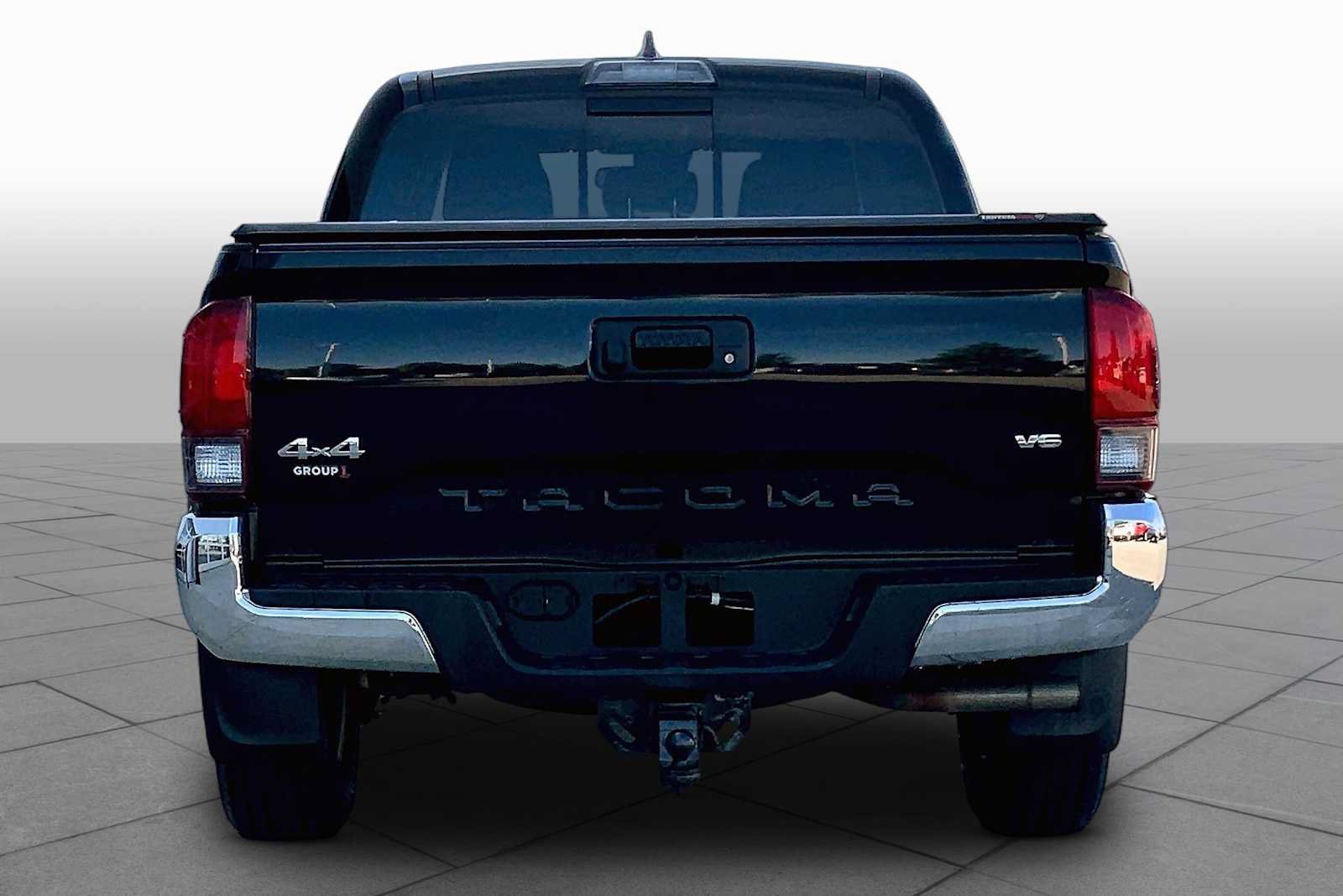 Used 2019 Toyota Tacoma SR5 AWD/4WD image 5