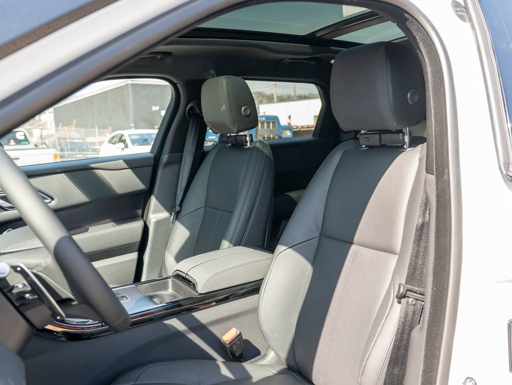 New 2026 Land Rover Range Rover Velar Dynamic SE image 18