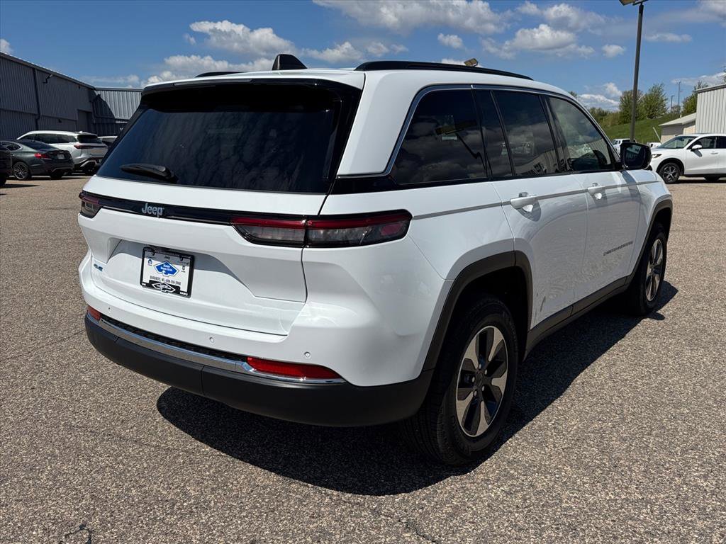 Used 2025 Jeep Grand Cherokee Limited 4xe AWD/4WD image 4