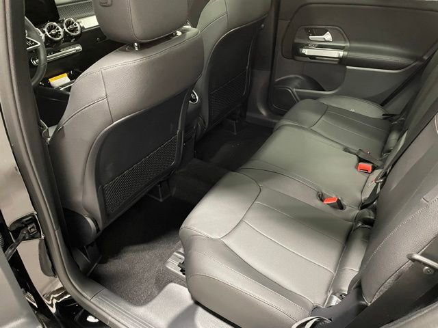 New 2025 Mercedes-Benz GLB 250 4MATIC image 16