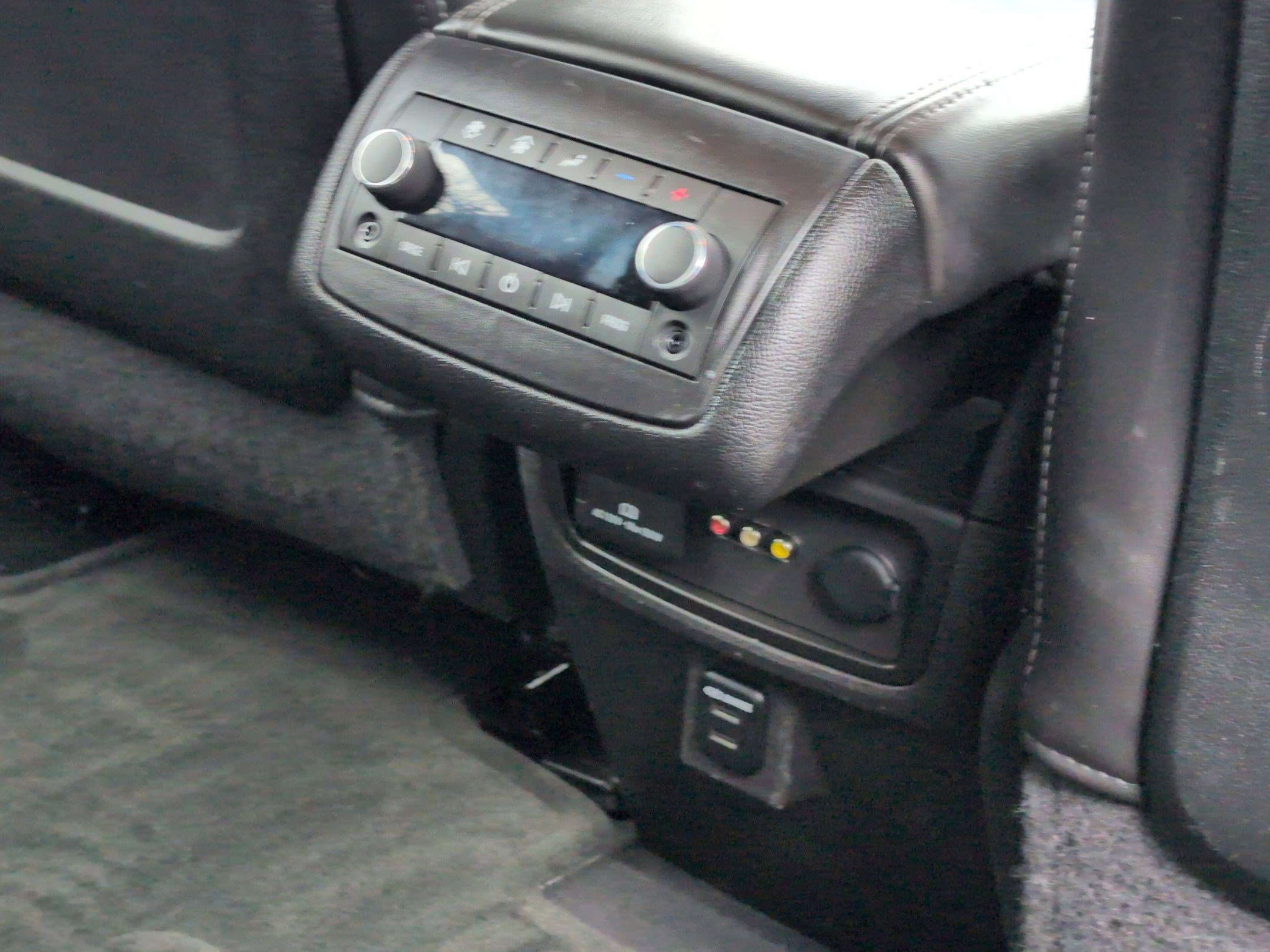 Used 2014 Chevrolet Traverse LTZ image 28