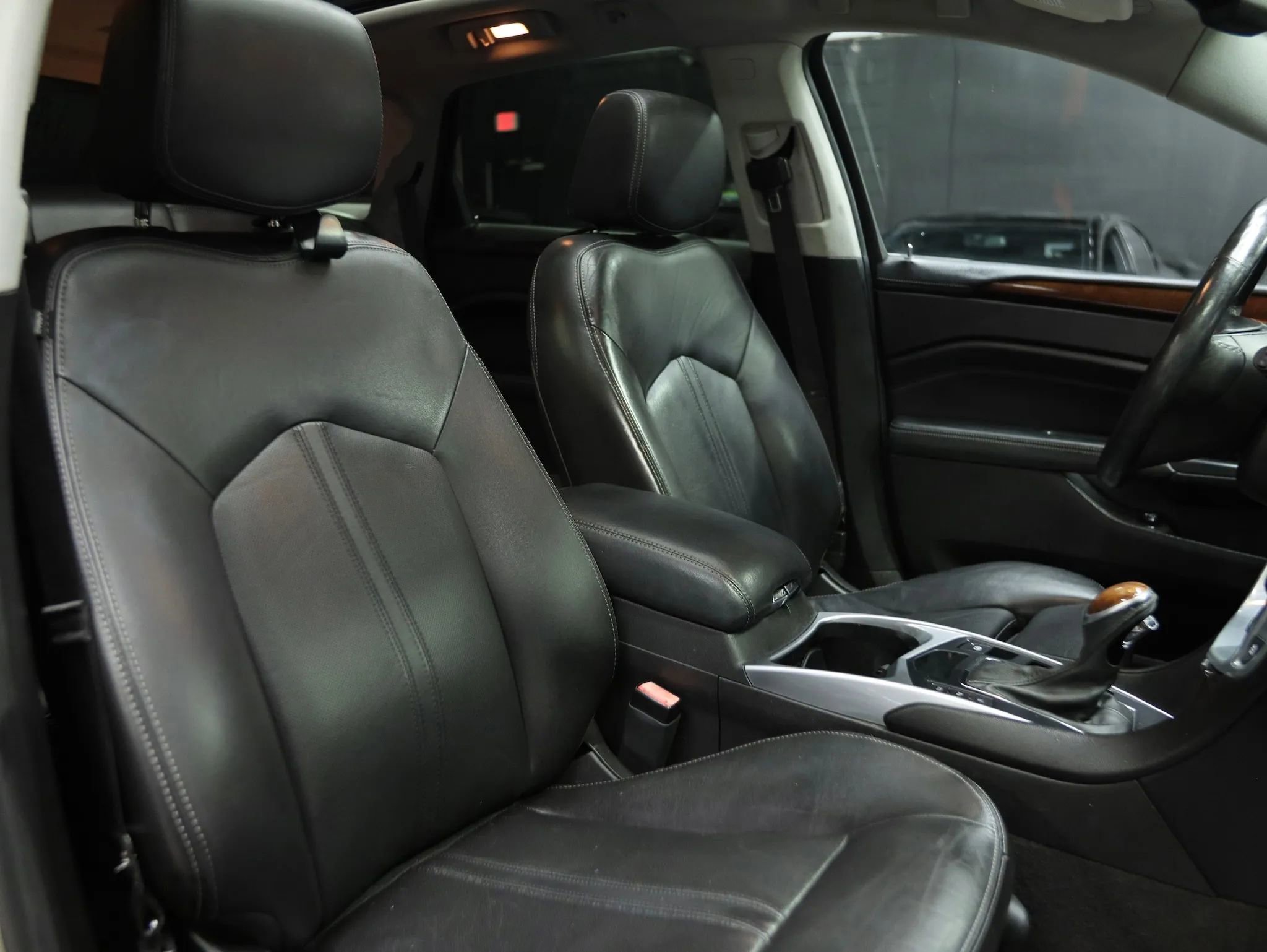 Used 2014 Cadillac SRX Luxury w/ Driver Awareness Package image 24