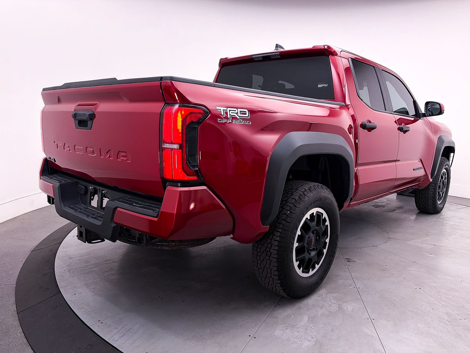 Used 2024 Toyota Tacoma TRD Off-Road AWD/4WD image 15