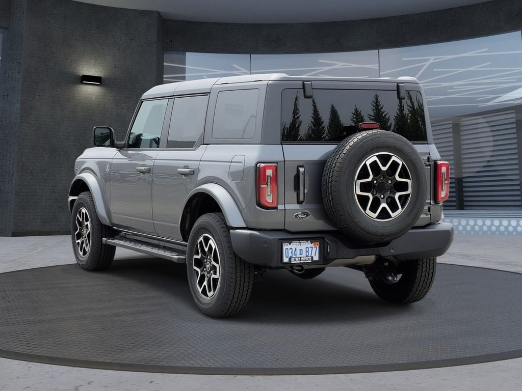 Used 2022 Ford Bronco Outer Banks AWD/4WD image 3