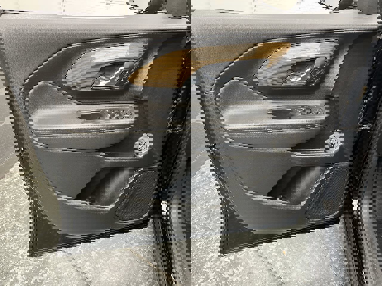 Used 2021 GMC Terrain SLE w/ Driver Convenience Package image 7