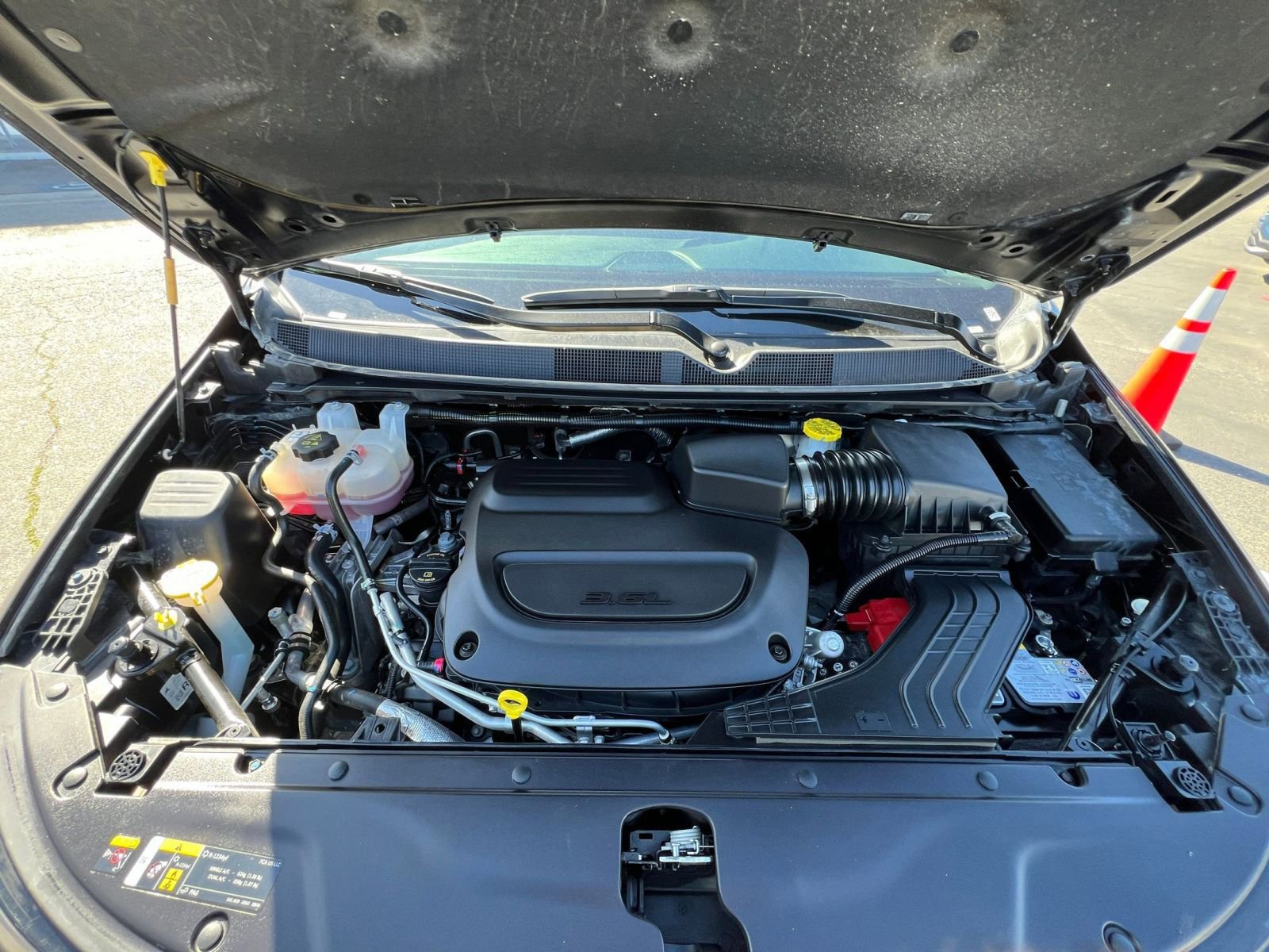 Used 2025 Chrysler Pacifica Limited image 34