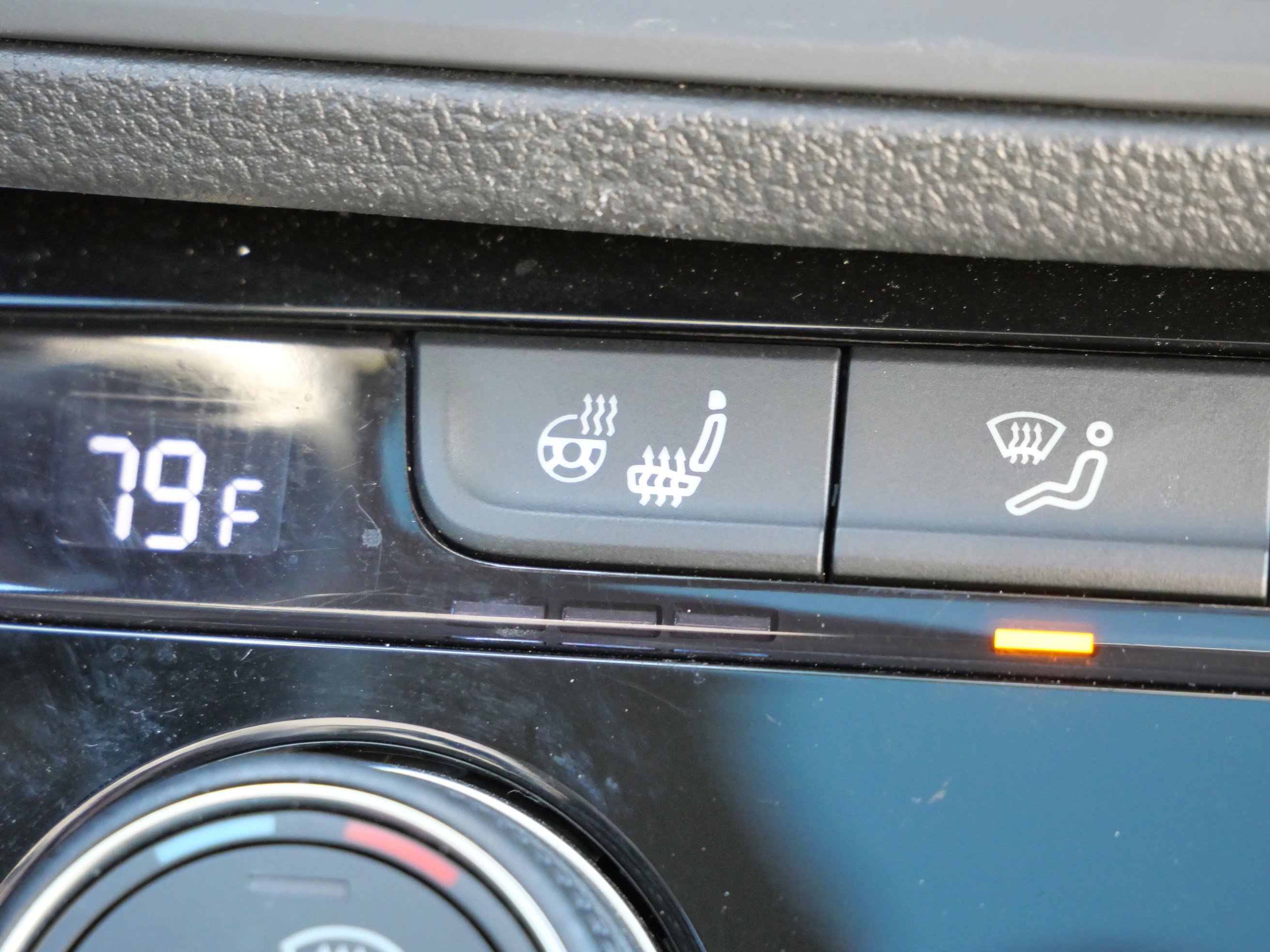 Certified 2021 Volkswagen Jetta R-Line w/ R-Line Cold Weather Package image 30