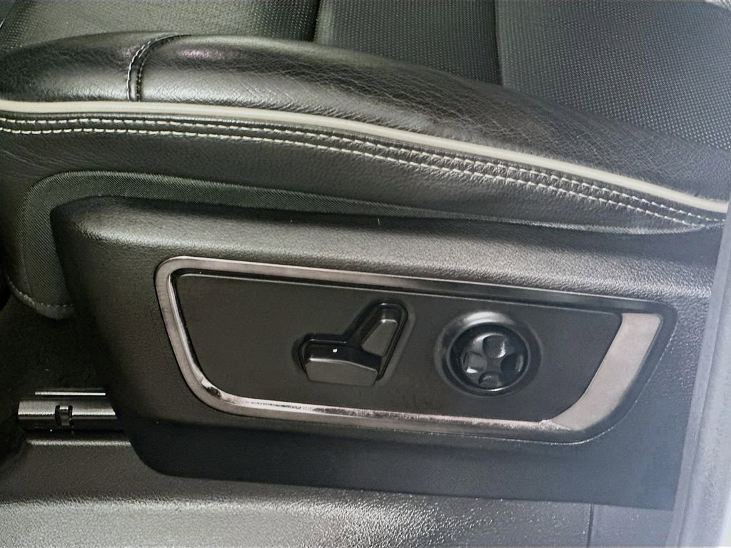 Used 2022 RAM 1500 Limited w/ Body Color Bumper Group image 23