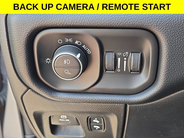 Used 2019 RAM 1500 Big Horn AWD/4WD image 12