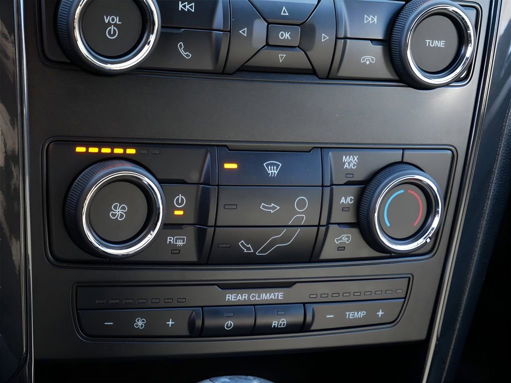 Used 2019 Ford Explorer XLT AWD/4WD image 24