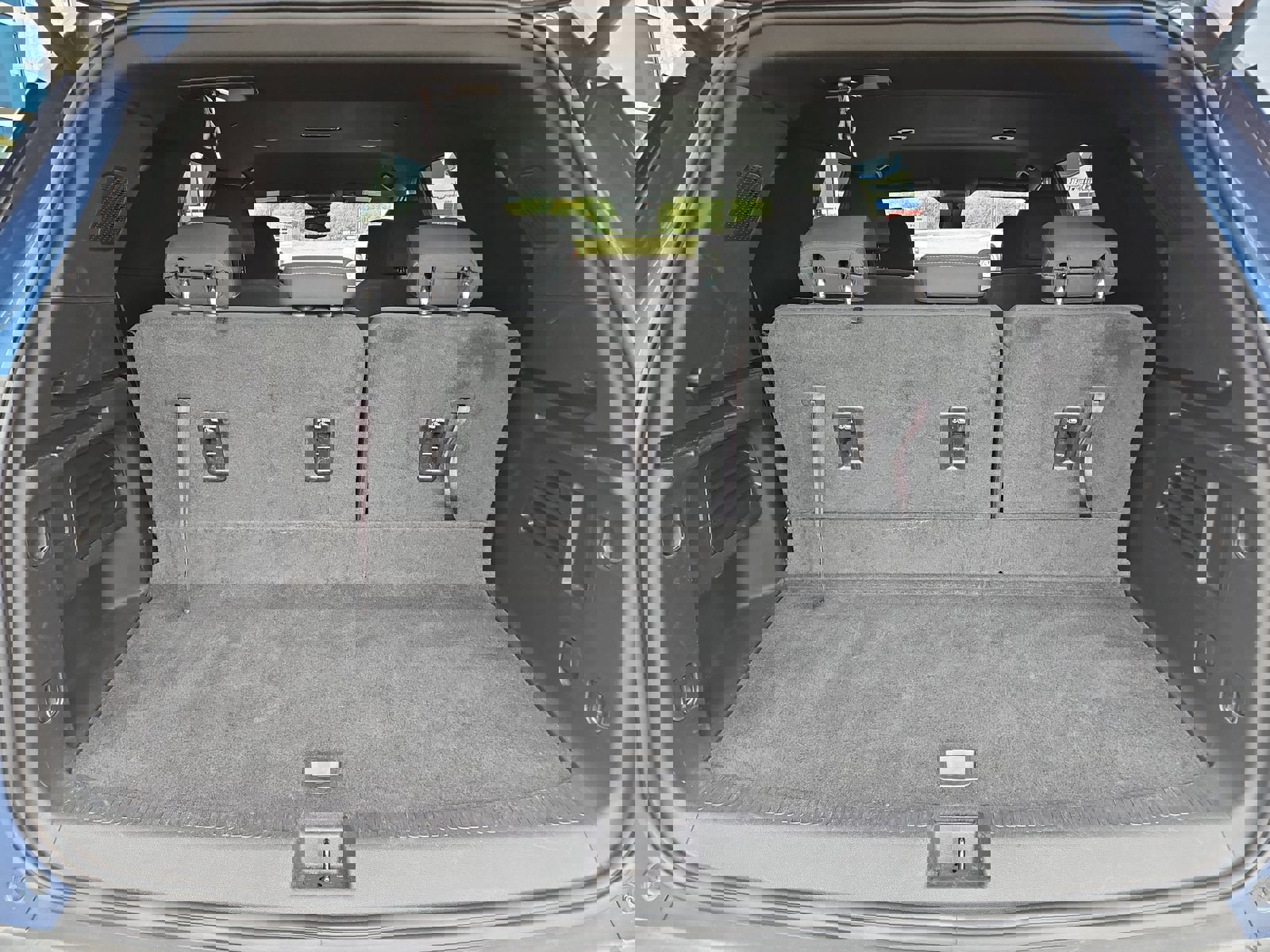 Used 2025 Chevrolet Traverse LT image 22