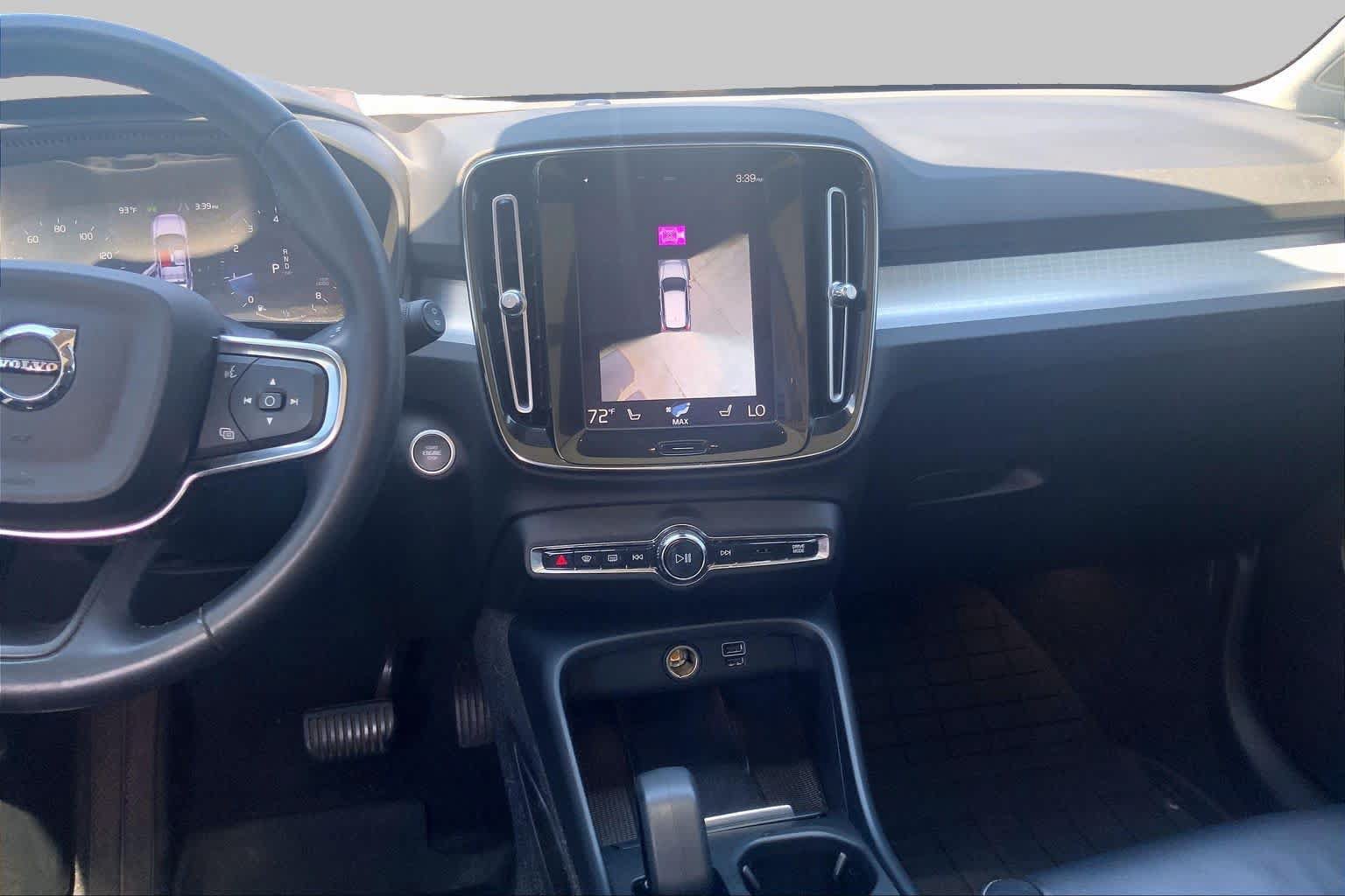 Used 2022 Volvo XC40 T5 Momentum AWD/4WD image 7