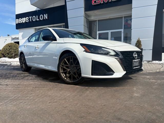 Used 2025 Nissan Altima 2.5 SR image 3