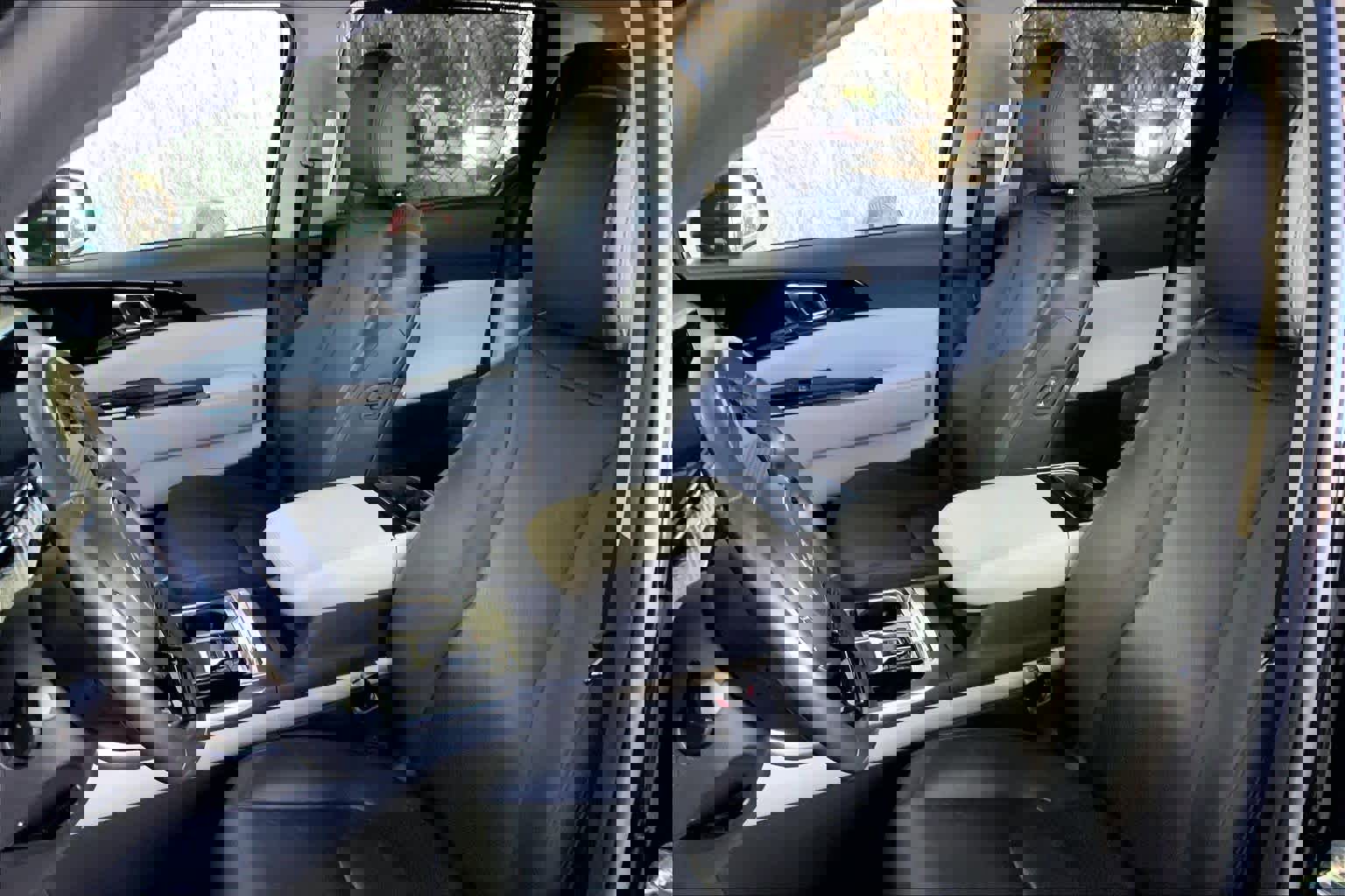 Used 2022 Kia Carnival SX Prestige image 7