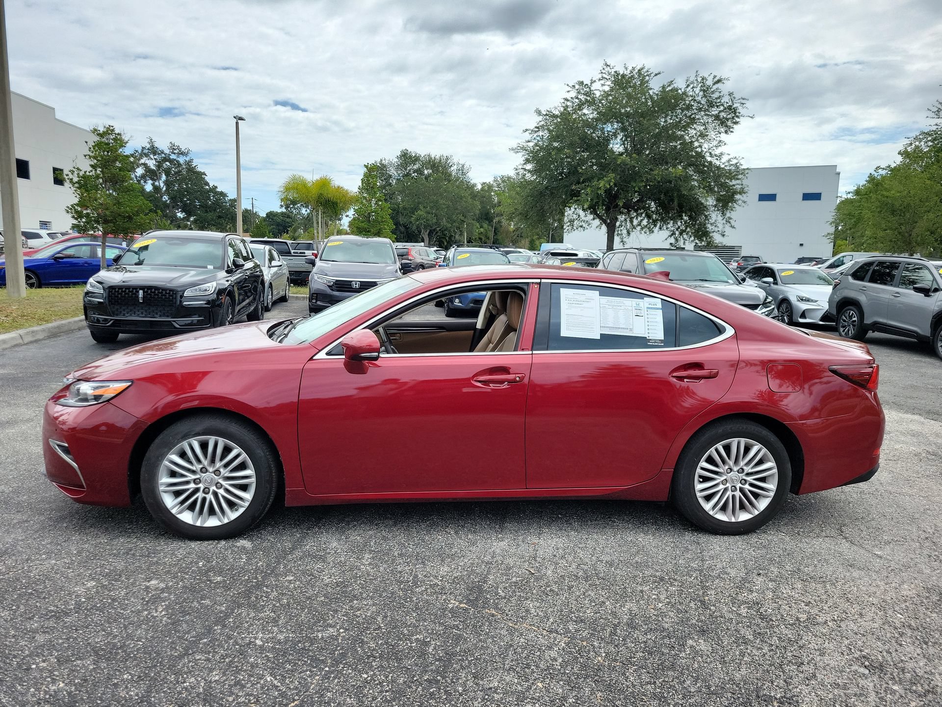 Used 2016 Lexus ES 350 w/ Luxury Package w/Wood Trim FWD image 8