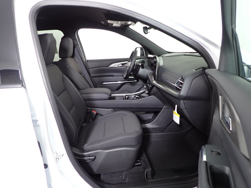 New 2027 Chevrolet Traverse LT w/ LPO, Floor Liner Package AWD/4WD image 40