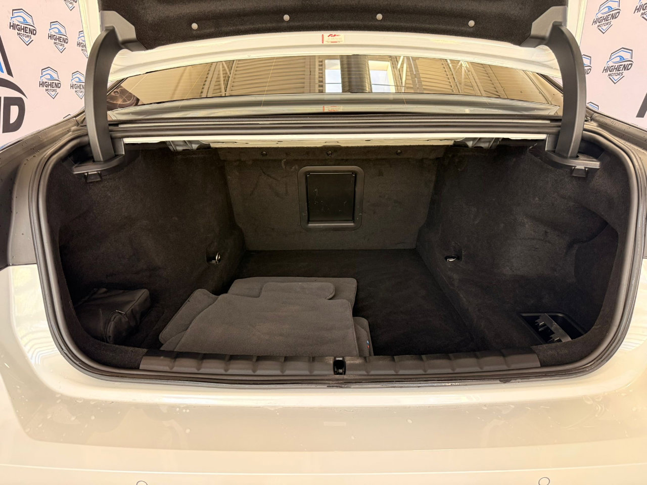 Used 2023 BMW 760i xDrive w/ Executive Package image 28