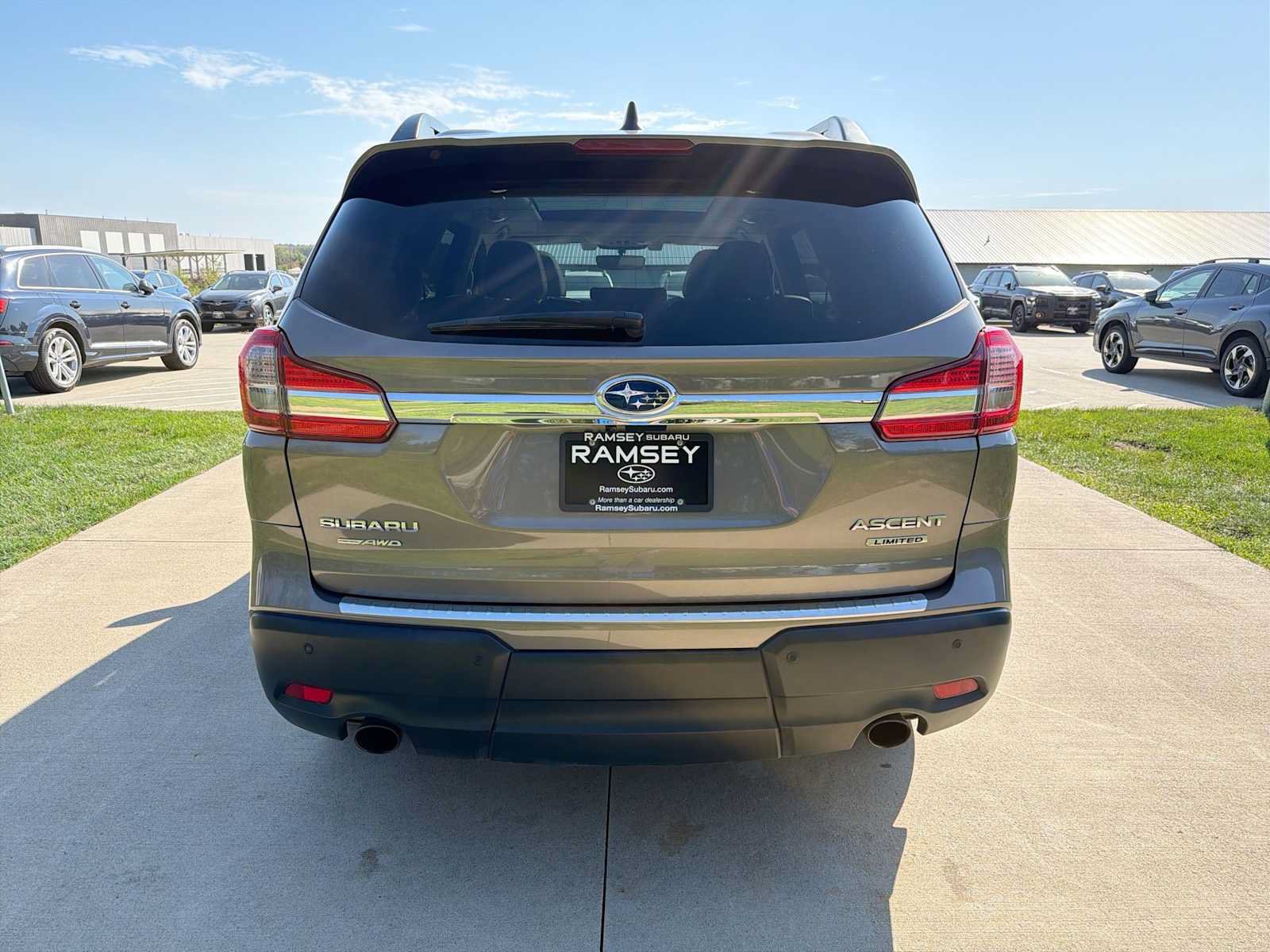 Used 2021 Subaru Ascent Limited w/ Technology Package AWD/4WD image 5