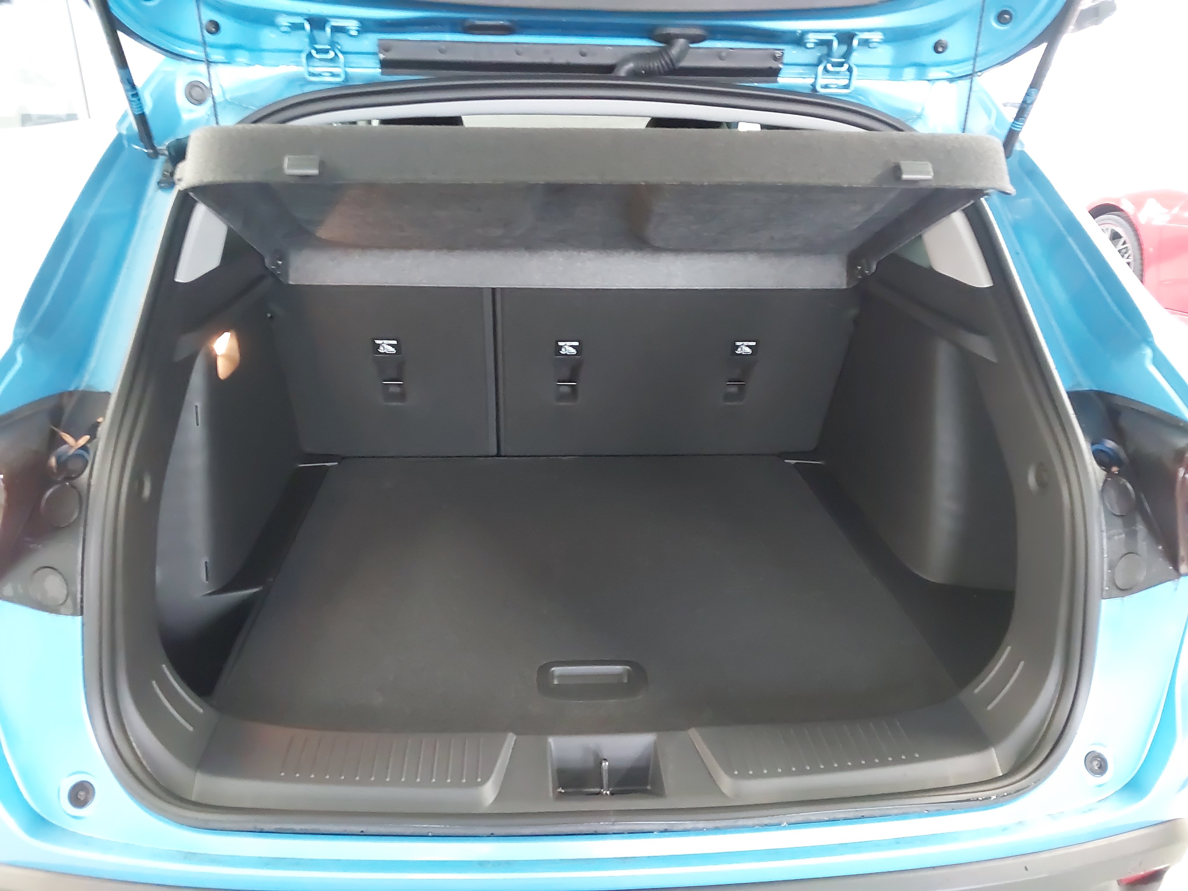 Used 2025 Chevrolet Trax LT w/ Driver Confidence Package FWD image 27