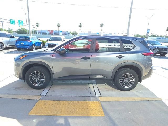 Used 2023 Nissan Rogue S image 7