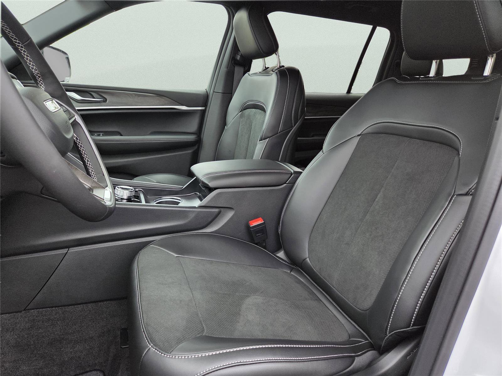 New 2026 Jeep Grand Cherokee L 2WD image 18