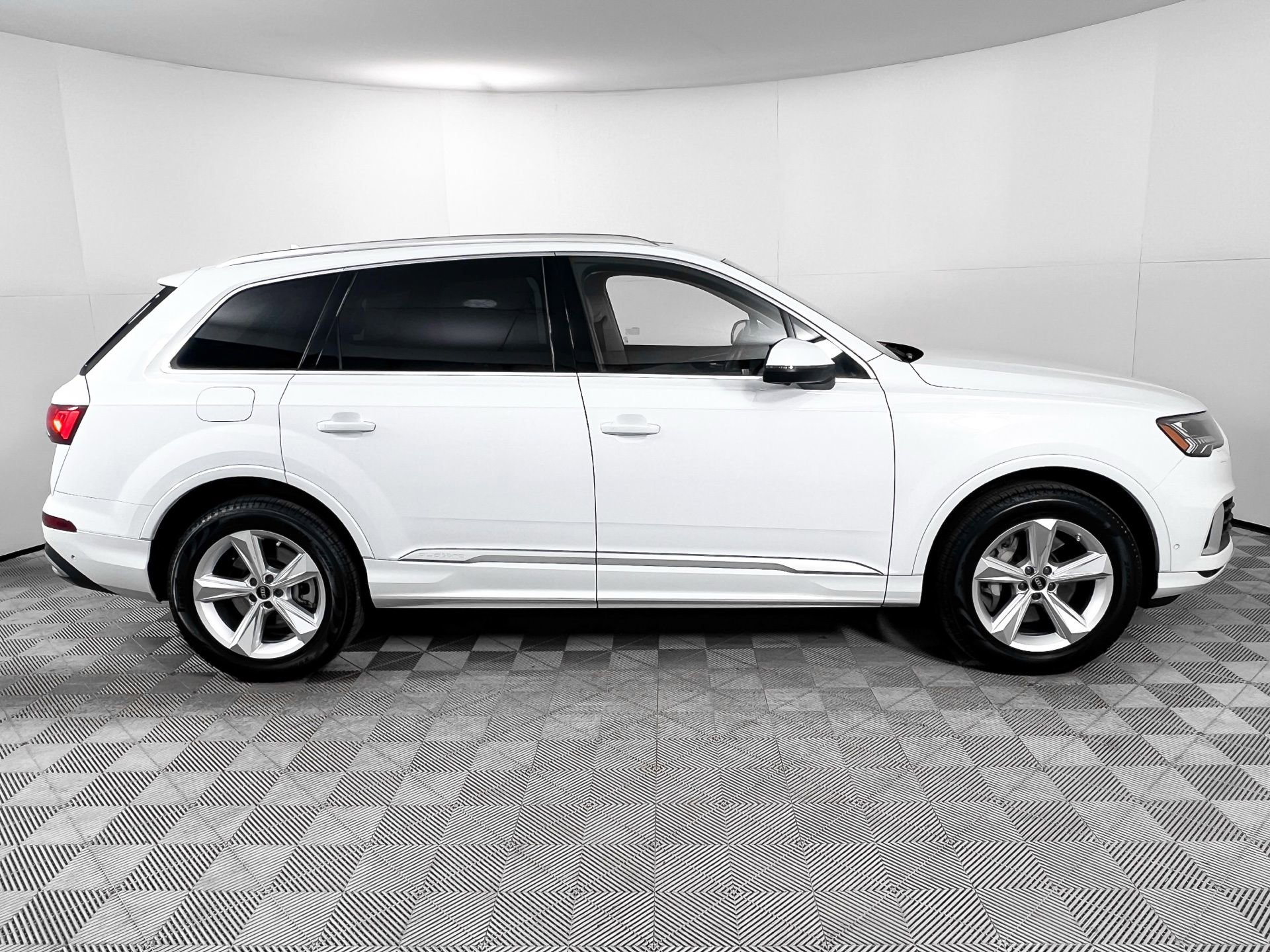 Used 2024 Audi Q7 2.0T Premium Plus image 8
