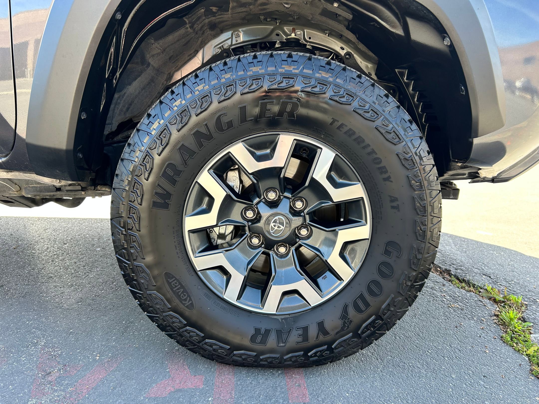 Used 2023 Toyota Tacoma TRD Off-Road image 28