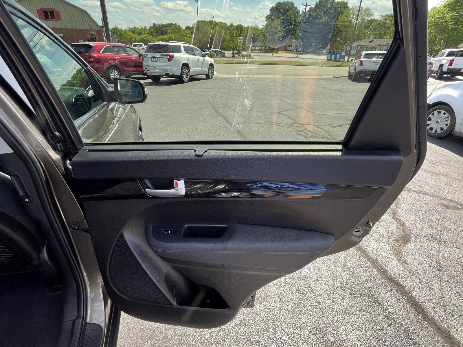 Used 2015 Kia Sorento EX FWD image 16
