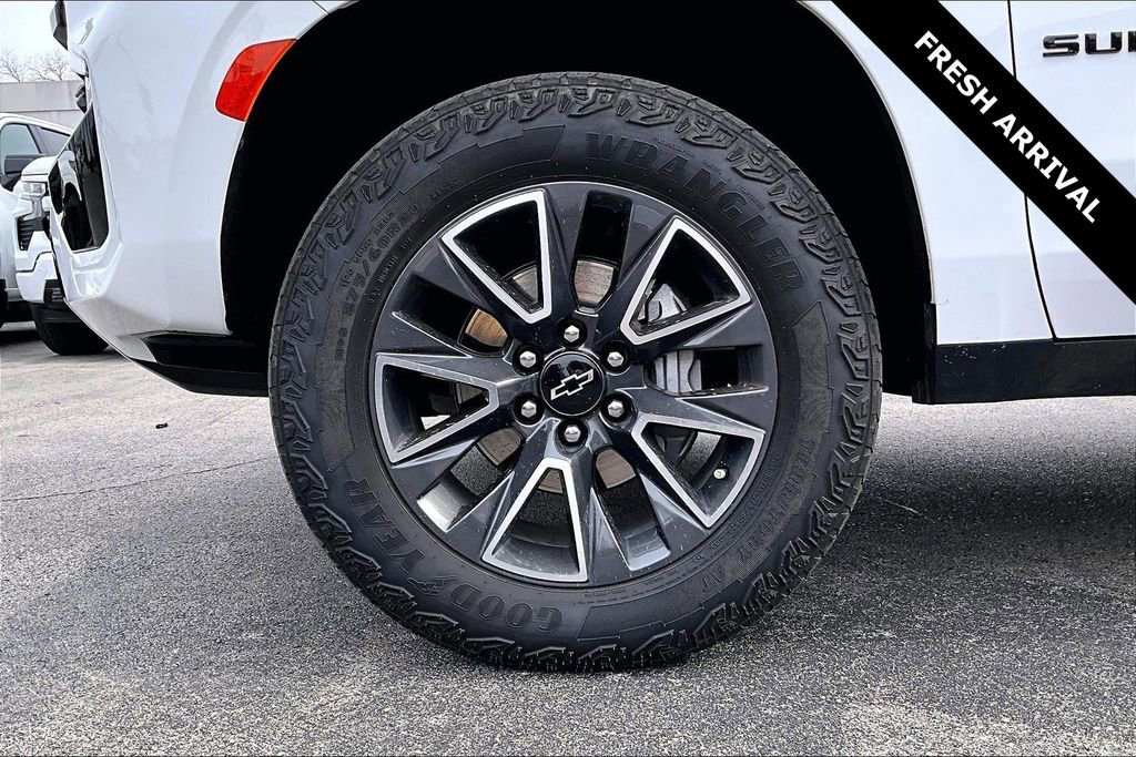 Used 2024 Chevrolet Suburban Z71 w/ Off-Road Capability Package image 32