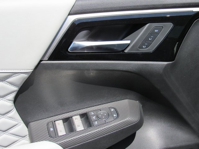 New 2025 Mitsubishi Outlander SEL image 12