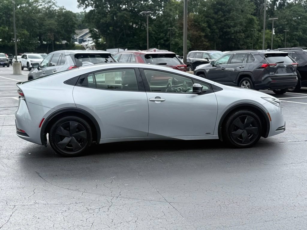 Certified 2023 Toyota Prius LE AWD/4WD image 9