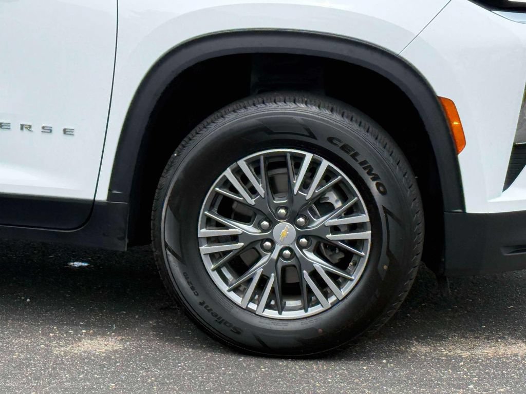Used 2024 Chevrolet Traverse LT FWD image 9